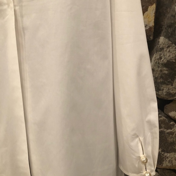 Open back classic white blouse with stand up - Picture 5 of 6